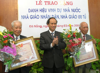Một số lưu ý trong triển khai xét tặng danh hiệu Nhà giáo nhân dân, Nhà giáo ưu tú 2012